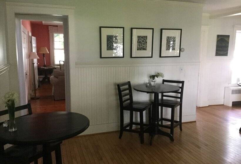 مبيت وإفطار Eddington House Inn