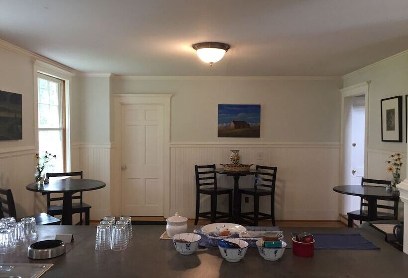 مبيت وإفطار Eddington House Inn