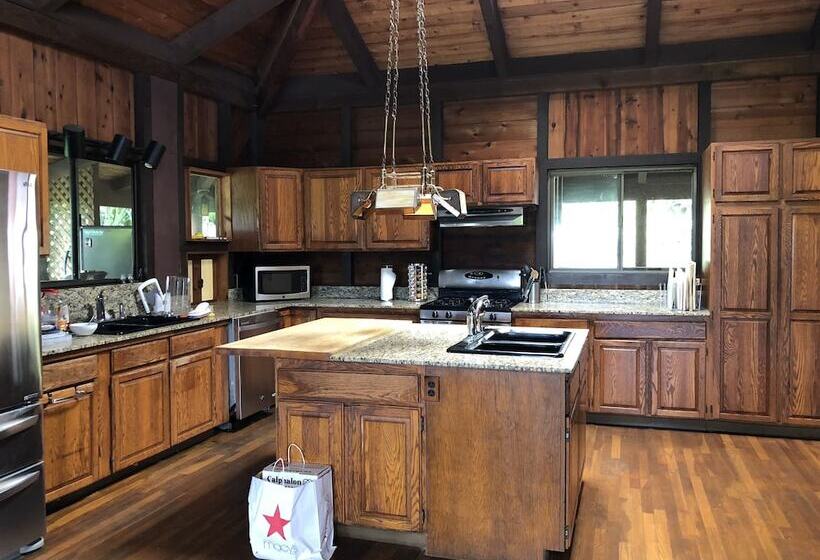 مبيت وإفطار Hawaii Island Resort