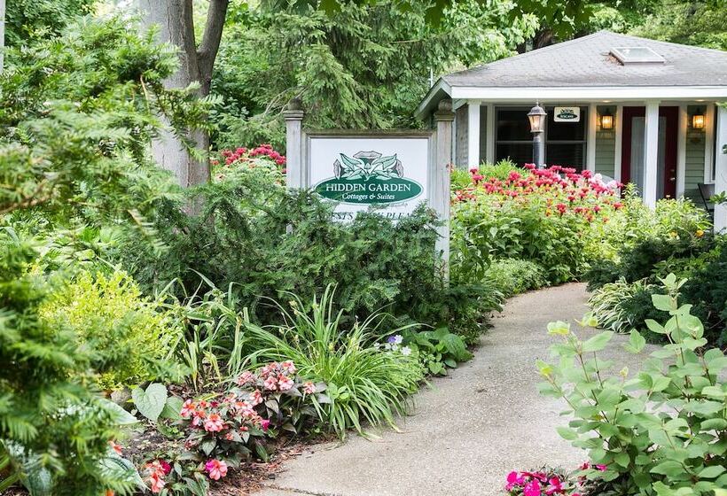 Bed and Breakfast Hidden Garden Cottages & Suites