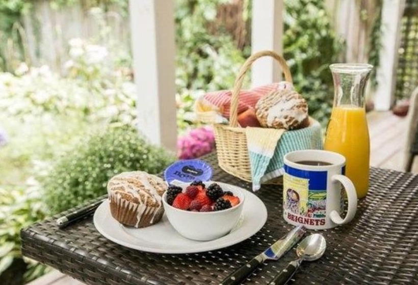 Bed and Breakfast Hidden Garden Cottages & Suites