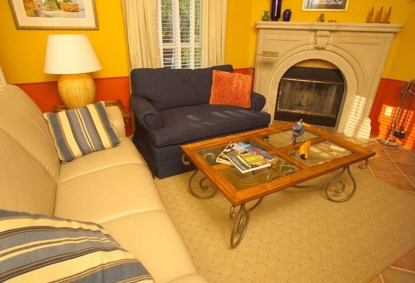 Bed and Breakfast Hidden Garden Cottages & Suites