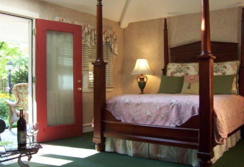 Bed and Breakfast Hidden Garden Cottages & Suites