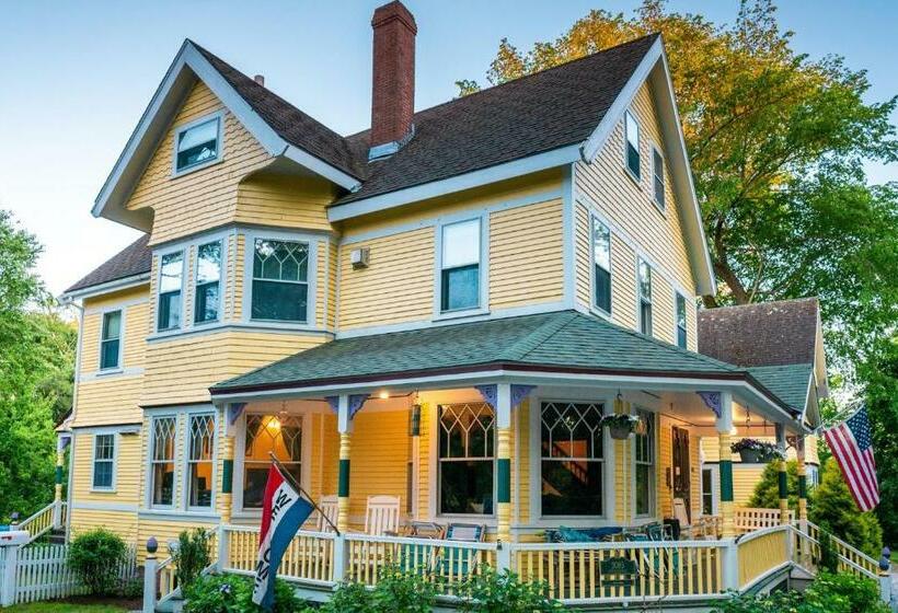 ベッドアンドブレックファースト The Inn At The Oaks