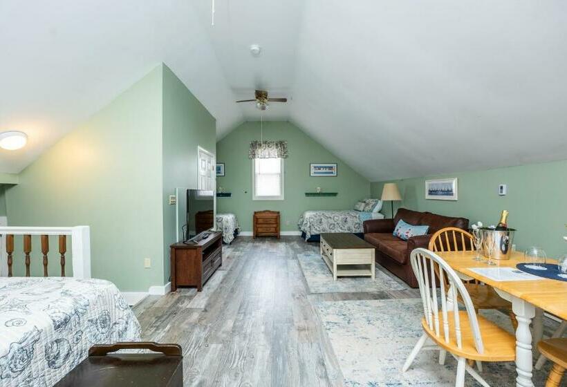 ベッドアンドブレックファースト The Inn At The Oaks