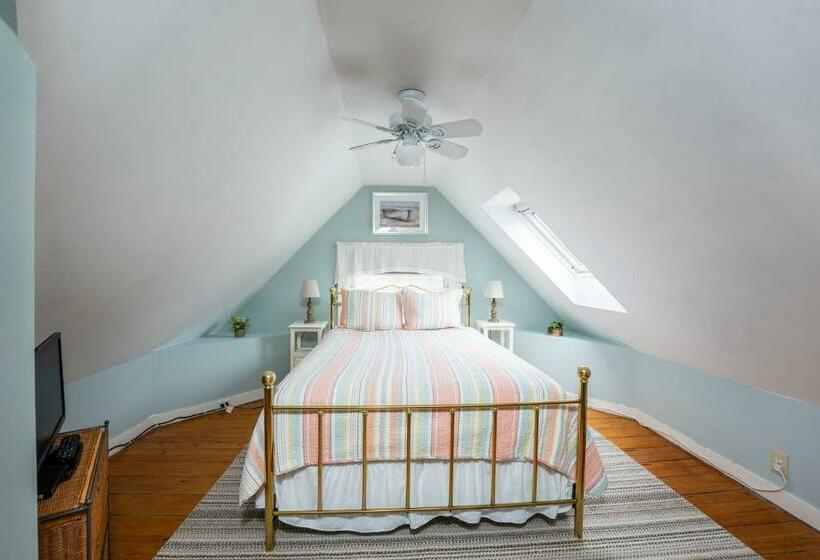 ベッドアンドブレックファースト The Inn At The Oaks