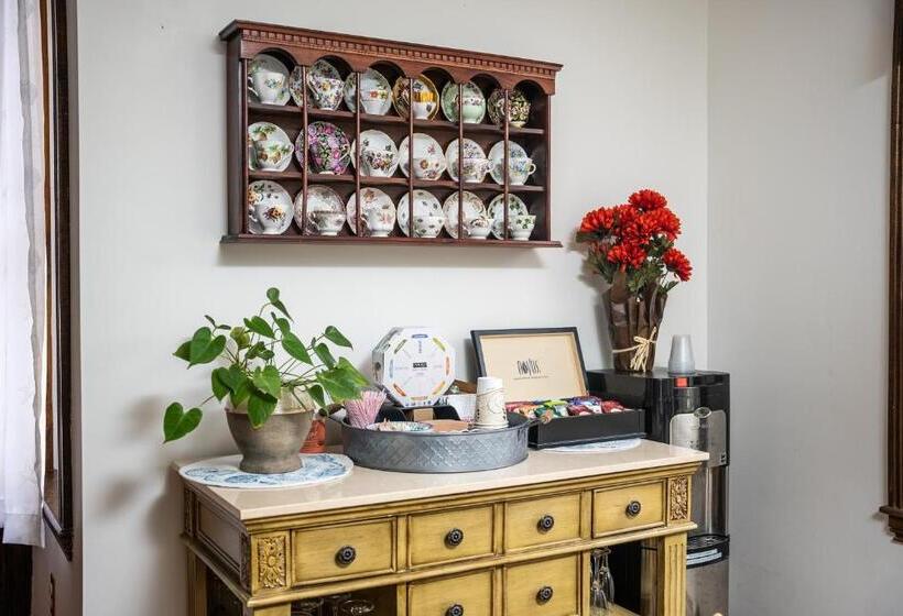 ベッドアンドブレックファースト The Inn At The Oaks