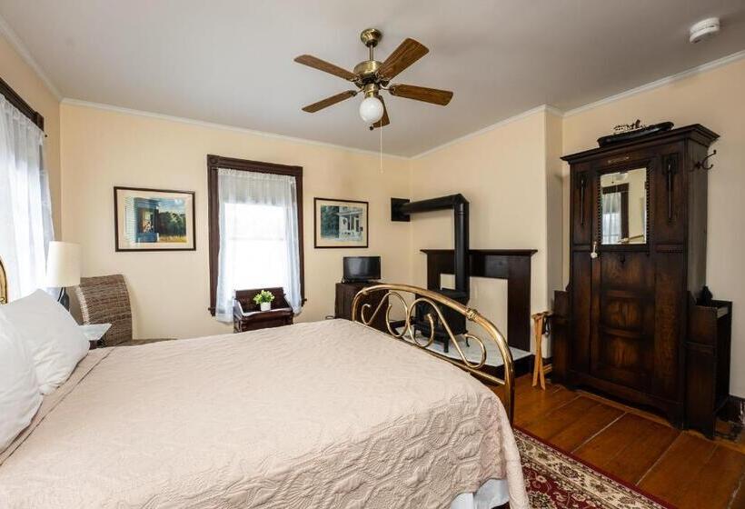 ベッドアンドブレックファースト The Inn At The Oaks