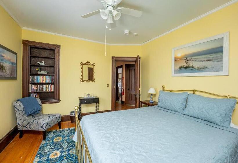 ベッドアンドブレックファースト The Inn At The Oaks