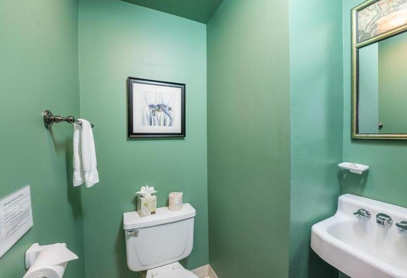 ベッドアンドブレックファースト The Inn At The Oaks