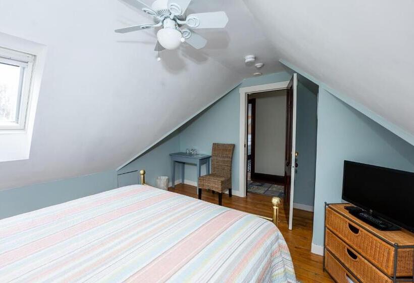 ベッドアンドブレックファースト The Inn At The Oaks