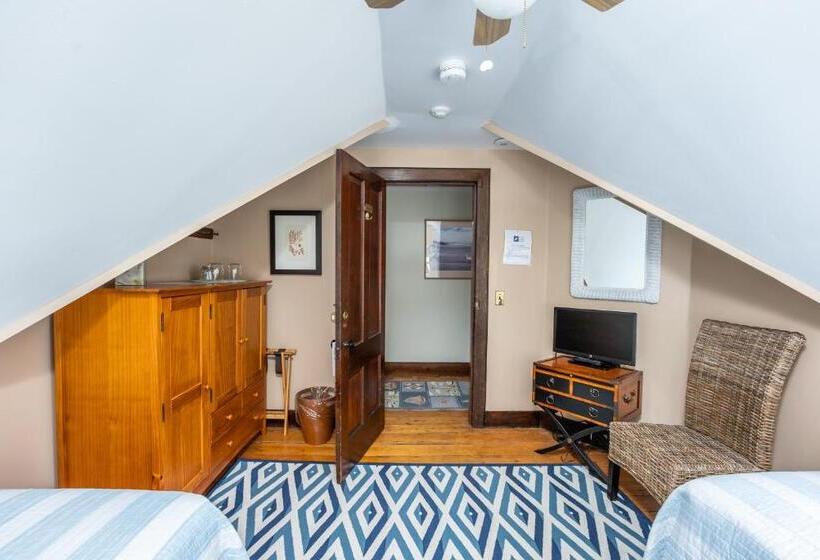 ベッドアンドブレックファースト The Inn At The Oaks