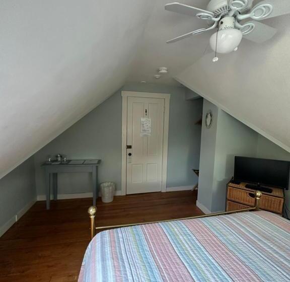 ベッドアンドブレックファースト The Inn At The Oaks