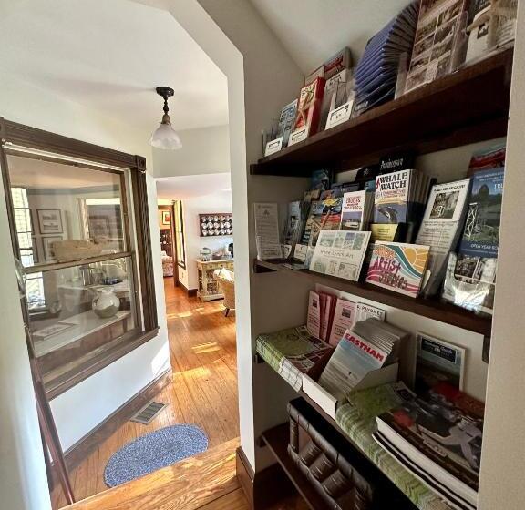 ベッドアンドブレックファースト The Inn At The Oaks