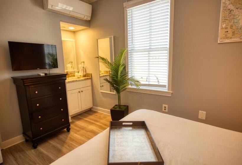 تختخواب و صبحانه Inn On Main Annapolis