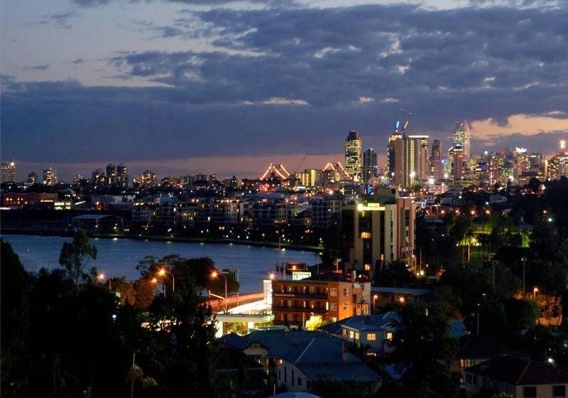 مبيت وإفطار Kingsford Riverside Inn