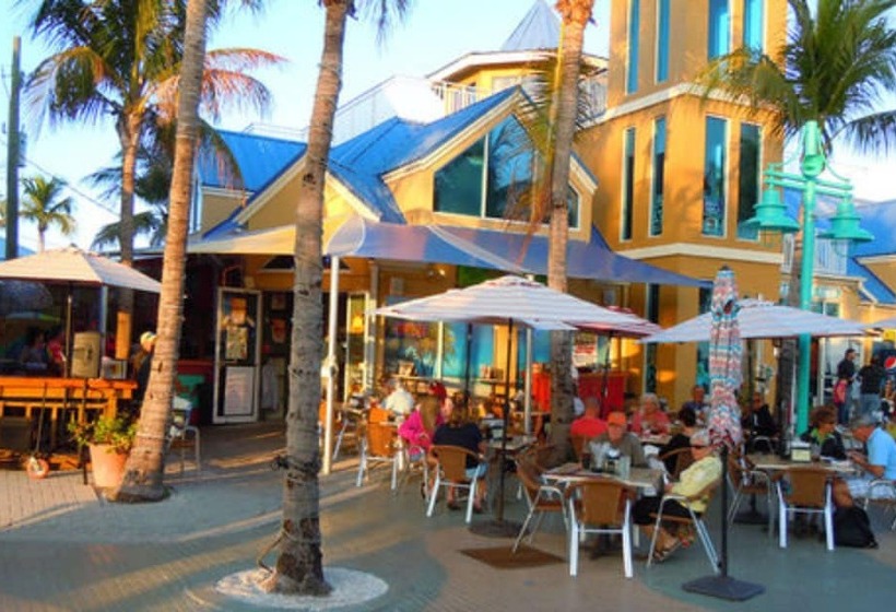 مبيت وإفطار Manatee Bay Inn   Near Fishing Pier Fort Myers Beach