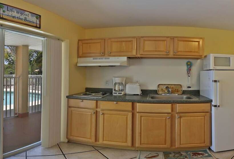 مبيت وإفطار Manatee Bay Inn   Near Fishing Pier Fort Myers Beach