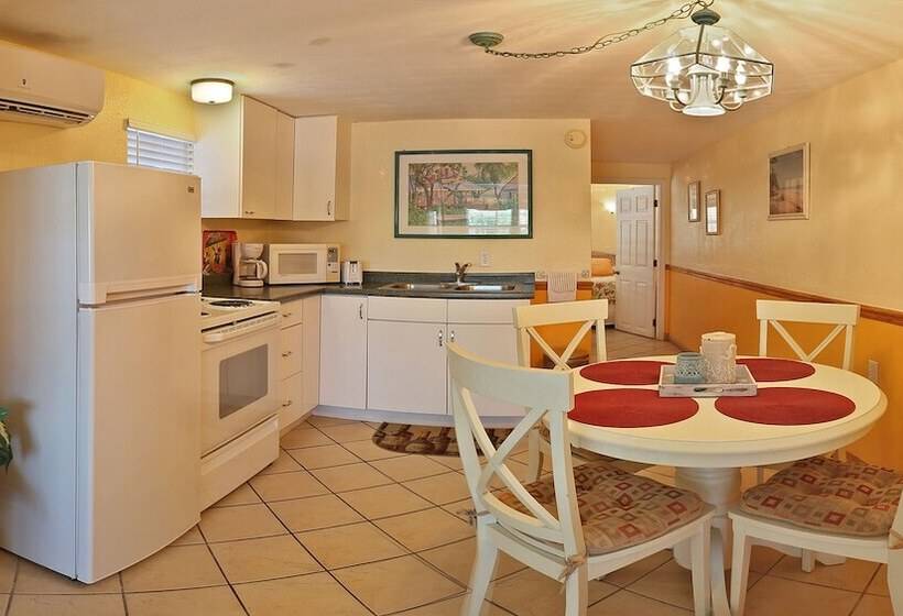 مبيت وإفطار Manatee Bay Inn   Near Fishing Pier Fort Myers Beach