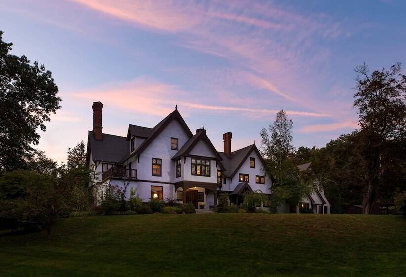 민박 Manor House Inn