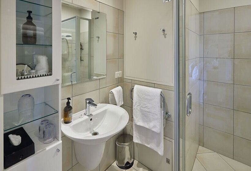 צימר Matuka Luxury Lodge