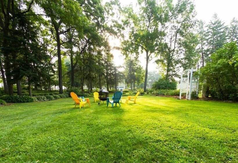 مبيت وإفطار Oak Park Inn