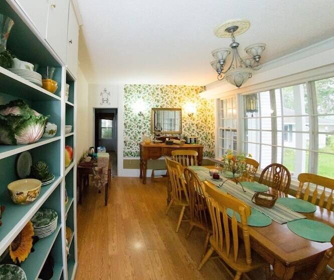 مبيت وإفطار Oak Park Inn