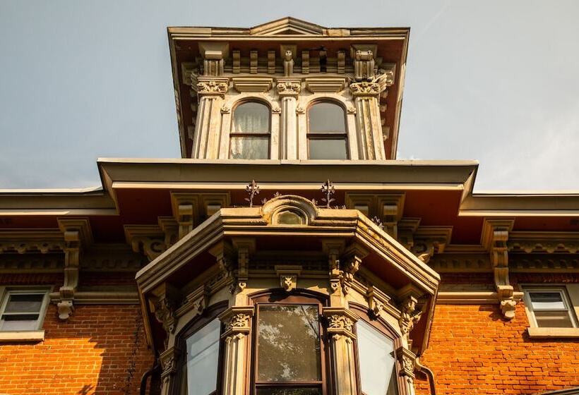 مبيت وإفطار Rosemont Inn