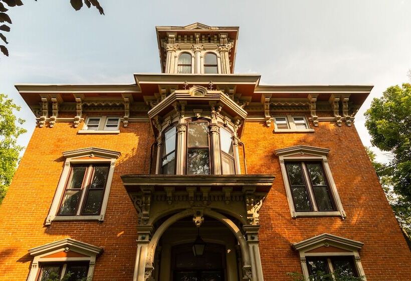 مبيت وإفطار Rosemont Inn