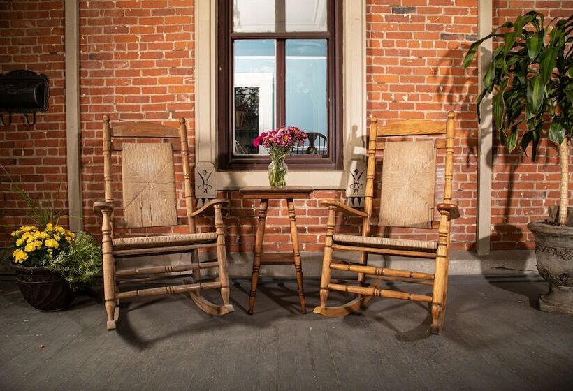 مبيت وإفطار Rosemont Inn