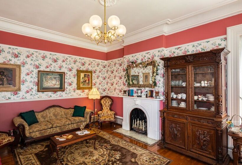 مبيت وإفطار Rosemont Inn