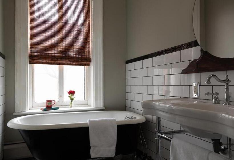 مبيت وإفطار Rosemont Inn