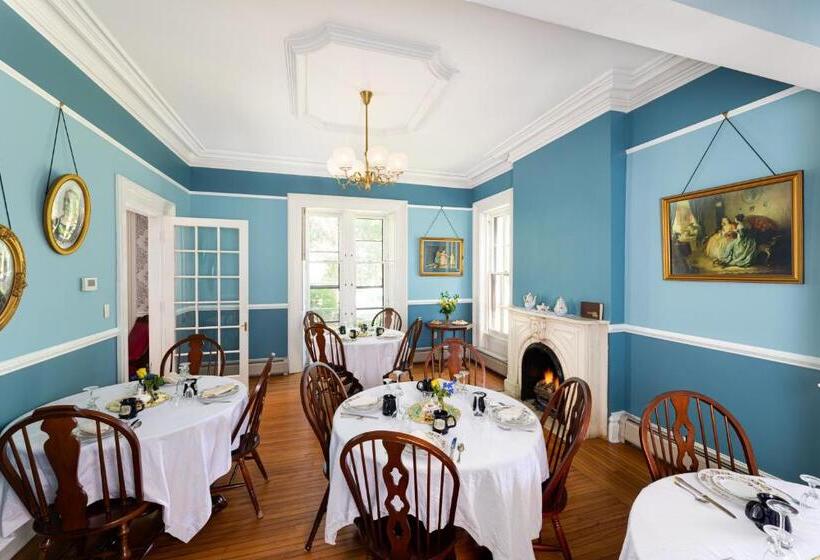 مبيت وإفطار Rosemont Inn