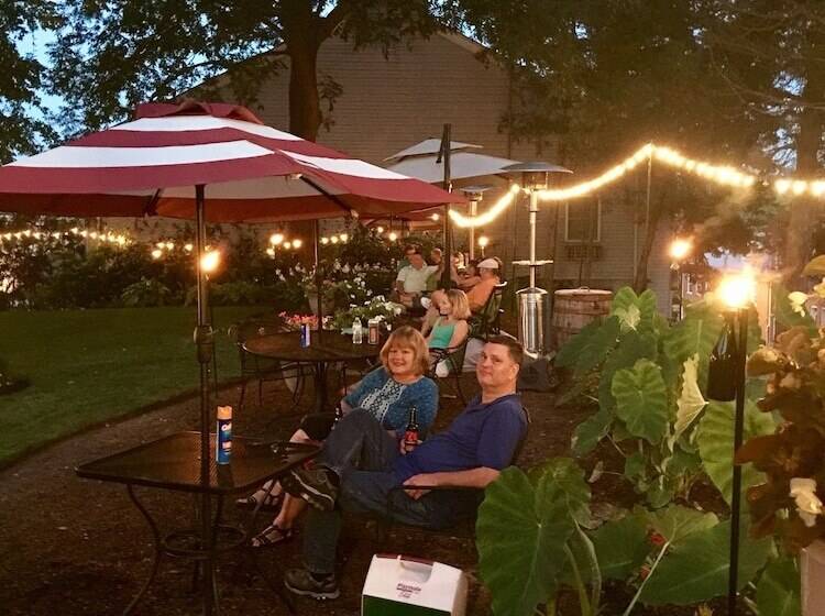 Captain Wohlt Inn Bed & Breakfast