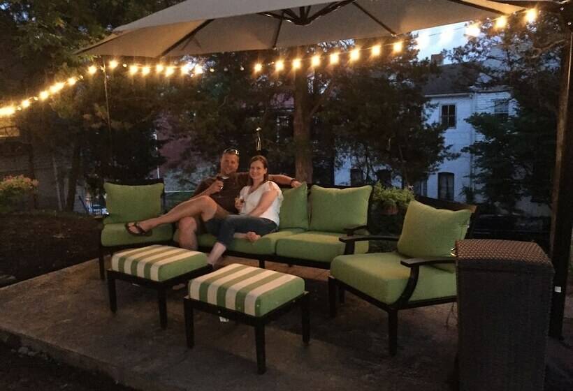 Captain Wohlt Inn Bed & Breakfast