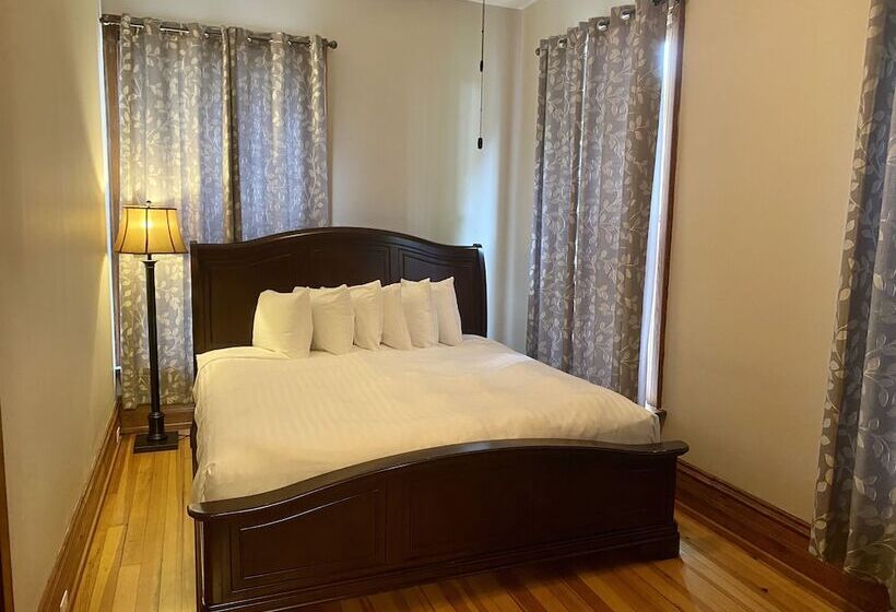 Captain Wohlt Inn Bed & Breakfast