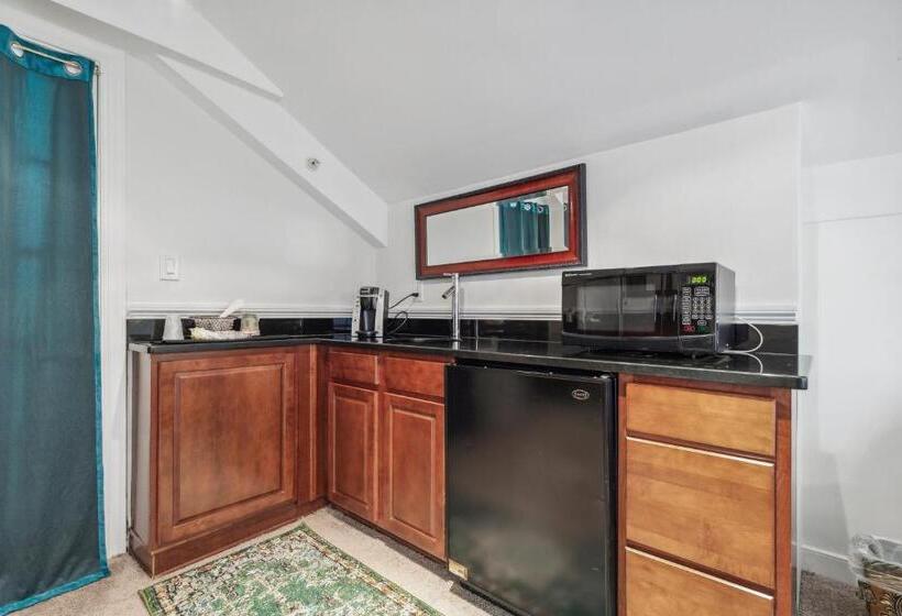 مبيت وإفطار The Columbia Inn At Peralynna