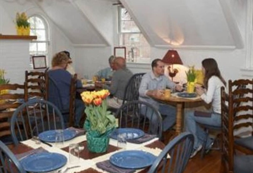 تختخواب و صبحانه Fife And Drum Inn