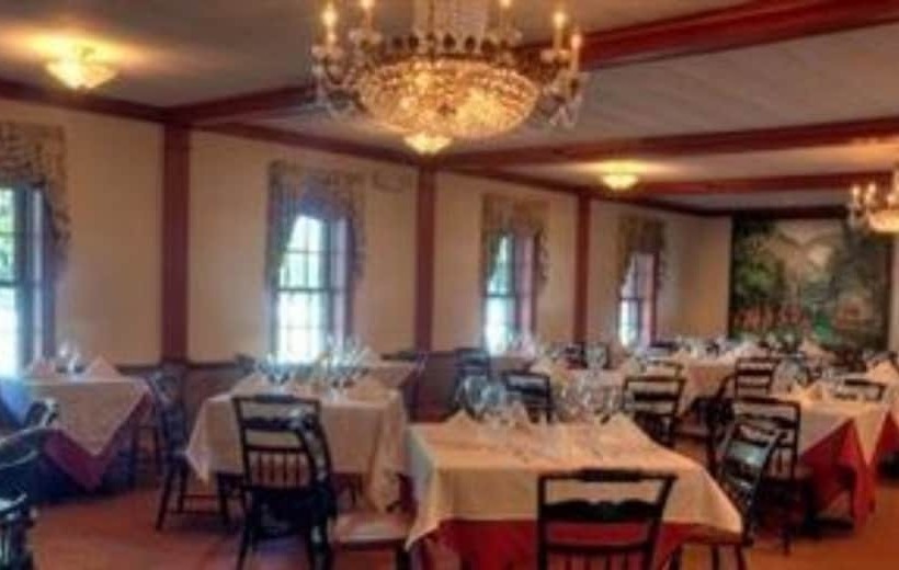 مبيت وإفطار The Robert Morris Inn