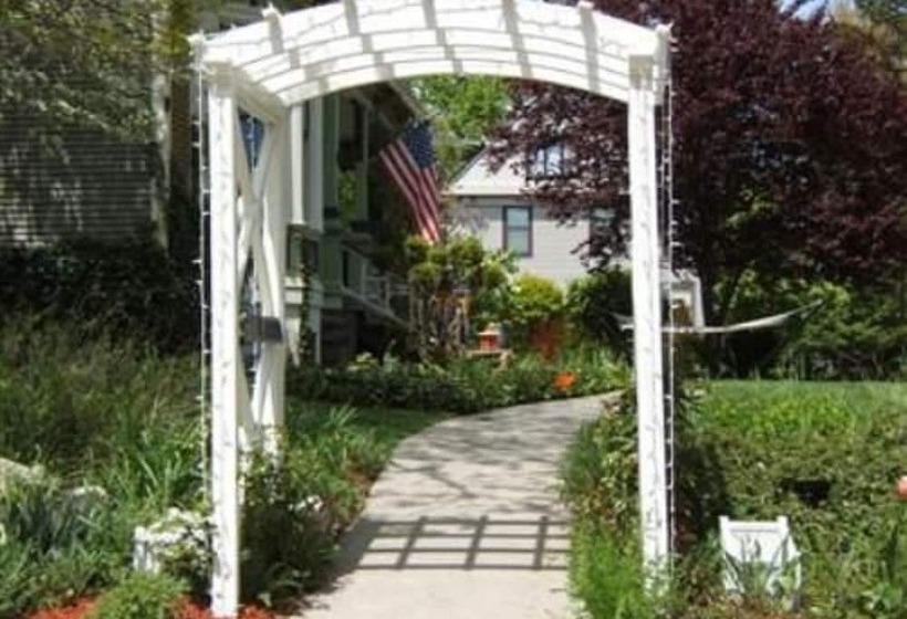 Boyden House Inn B&b