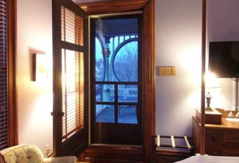 Boyden House Inn B&b