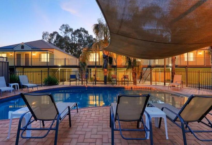 Bridges On Meninya Motel & Apartments