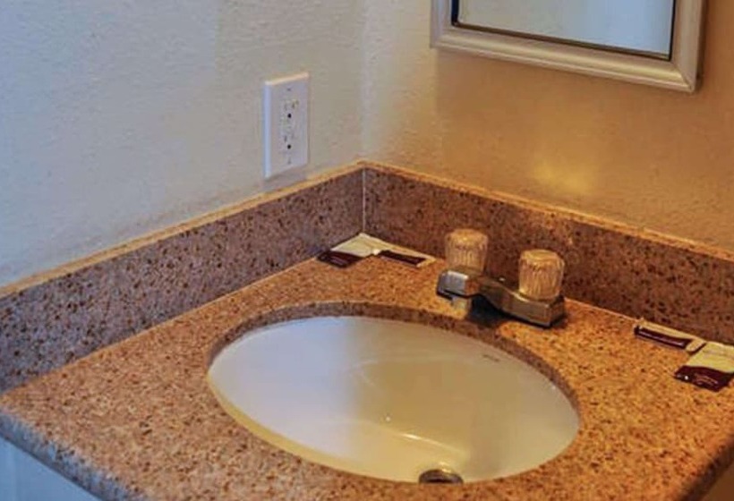 California Suites Motel