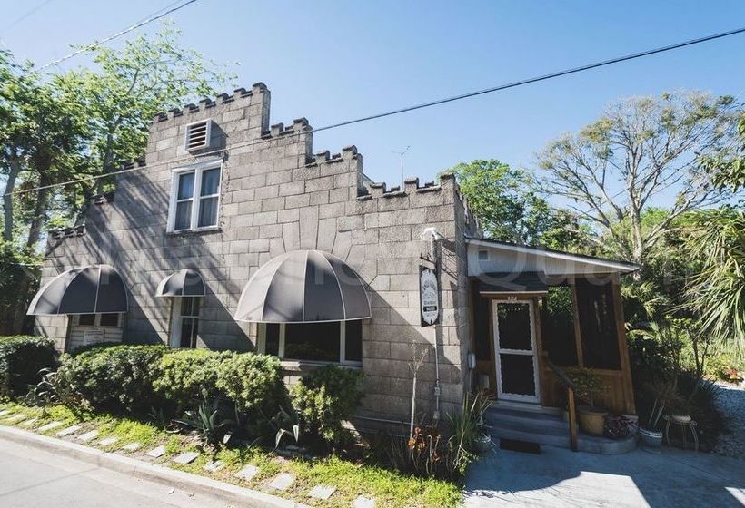 Castle Garden Bed & Breakfast