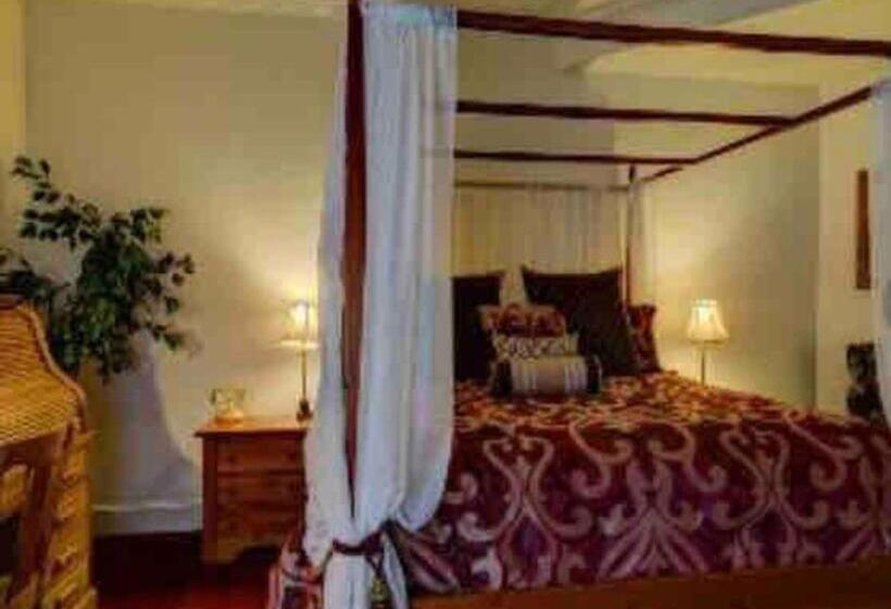צימר The Currier Inn