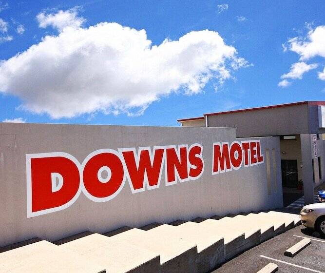 Downs Motel
