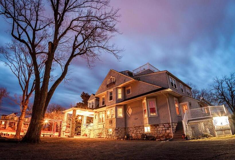 Friendly City Inn B&b