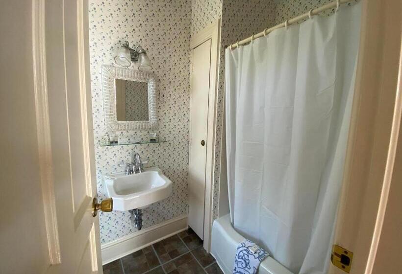 Greystone Manor Bed & Breakfast