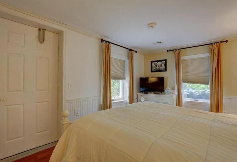 Greystone Manor Bed & Breakfast