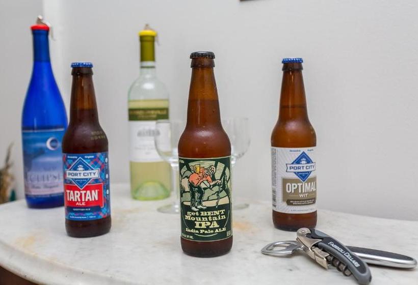 Holladay House Bed And Breakfast